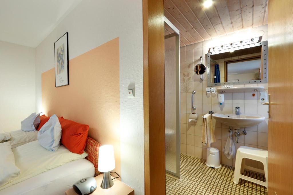 Hotel Pension Stern Bad Buchau Quarto foto